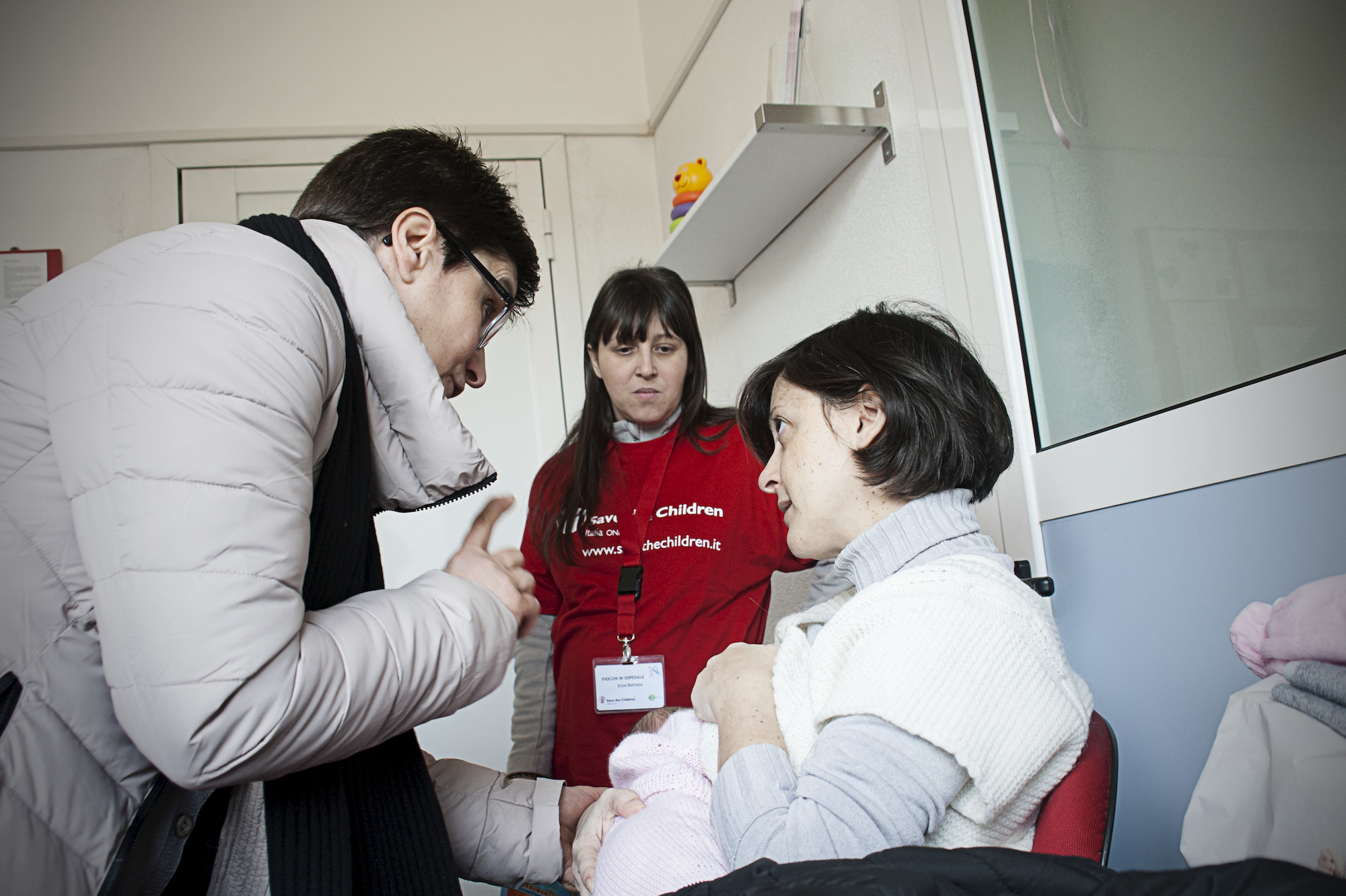 Mamme e bambini supportati all'interno del progetto Fiocchi in Ospedale di Save the Children, avviato all'interno dell'Ospedale Niguarda Ca' Granda di Milano.